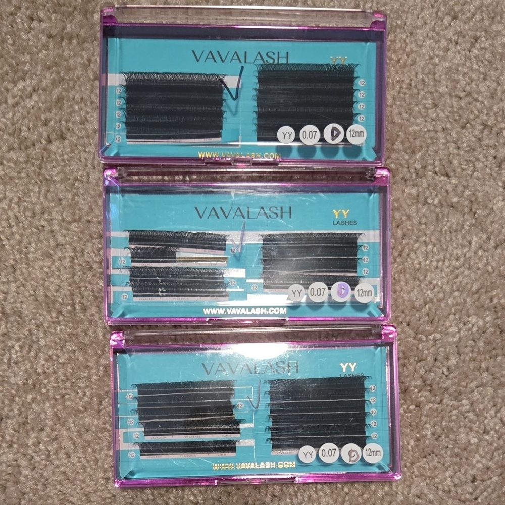 VAVALASH Eyelash Extensions - Picture 3 of 3